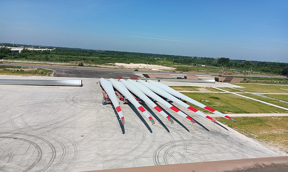 噴涂好的風(fēng)電葉片 噴涂好的風(fēng)電葉片